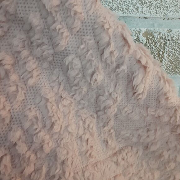 Plush Chenille Blanket Cape Extreme Softness One Size Snuggle Warmth - Picture 3 of 6